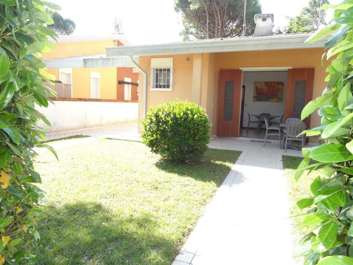 Villa Agavi 2 Bibione Buitenkant foto
