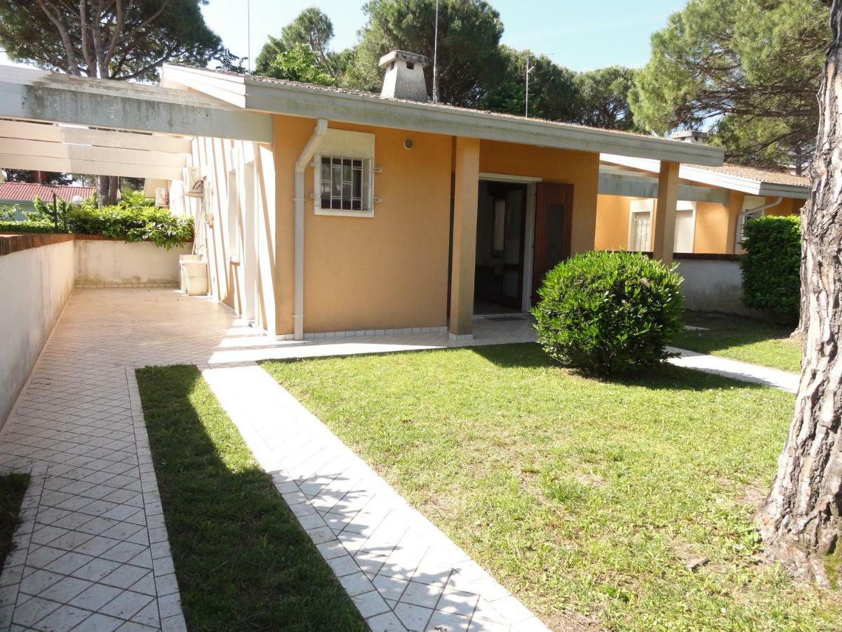 Villa Agavi 2 Bibione Buitenkant foto